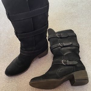 Candie’s Women’s Gray Suede Lined Boots